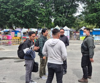 Kegiatan survei lapangan di Pantai Monpera
