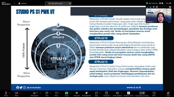Kaprodi PWK UT, Vita Elysia, S.T., M.Sc., Ph.D., memberikan pengarahan terkait struktur studio PWK UT.